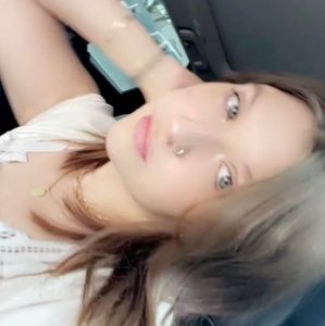 Meet your Posher, Hailey